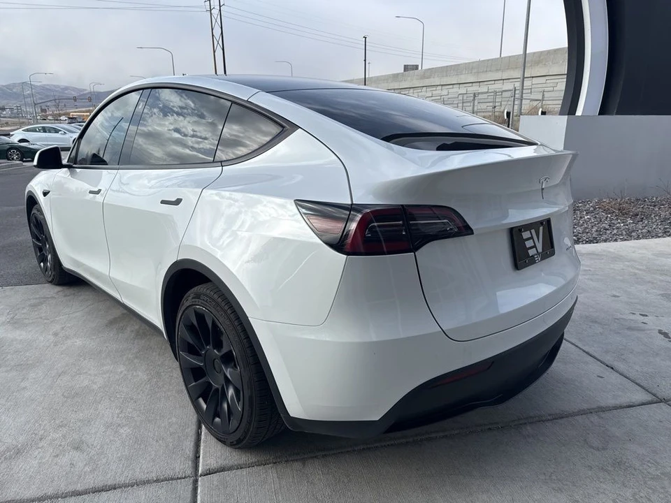 2023 Tesla Model Y - Image 6 of 21