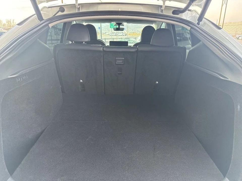 2023 Tesla Model Y - Image 17 of 21