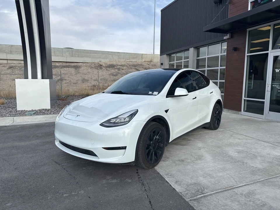 2023 Tesla Model Y - Image 4 of 21