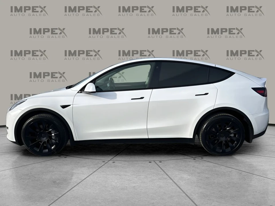 2023 Tesla Model Y - Image 2 of 12
