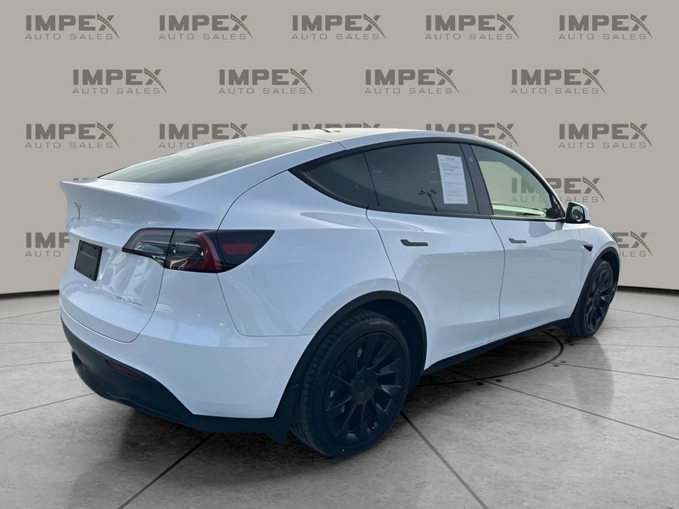 2023 Tesla Model Y - Image 5 of 12