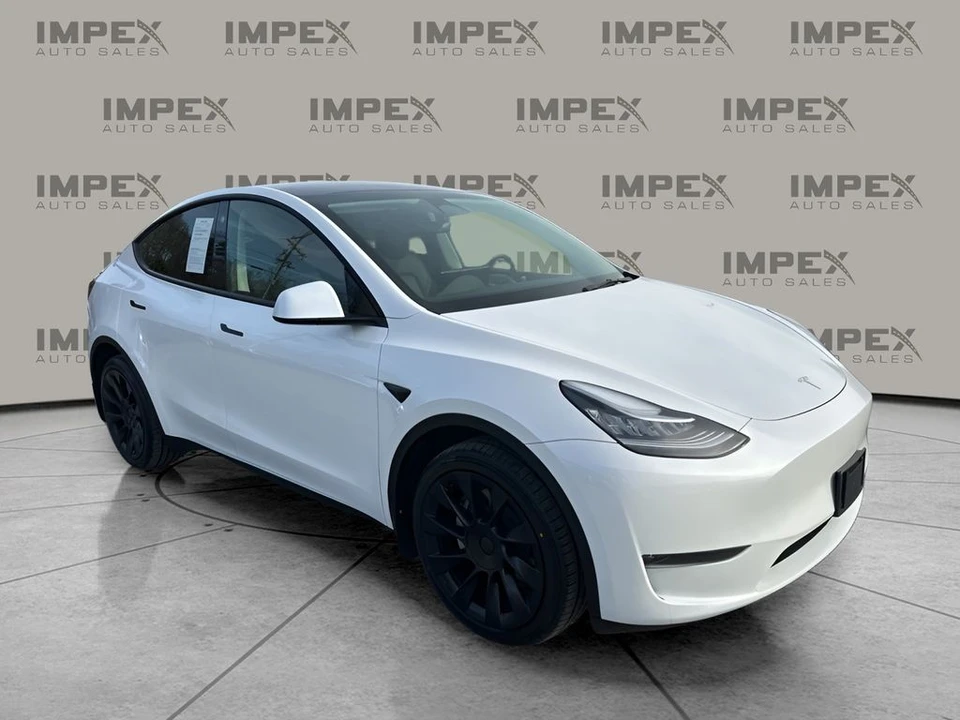 2023 Tesla Model Y - Image 7 of 12
