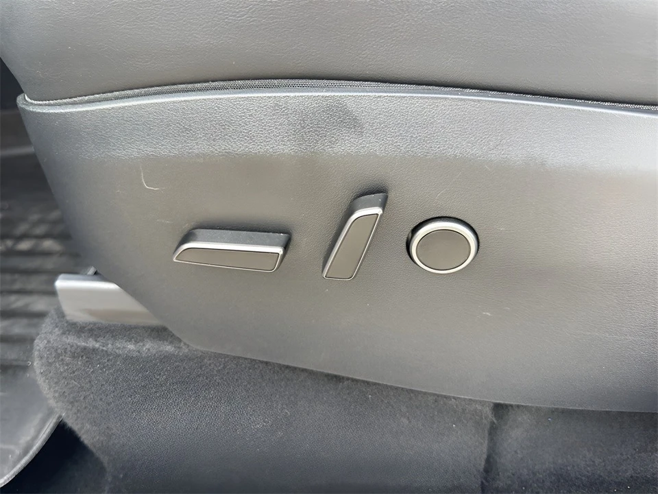 2023 Tesla Model Y - Image 10 of 21