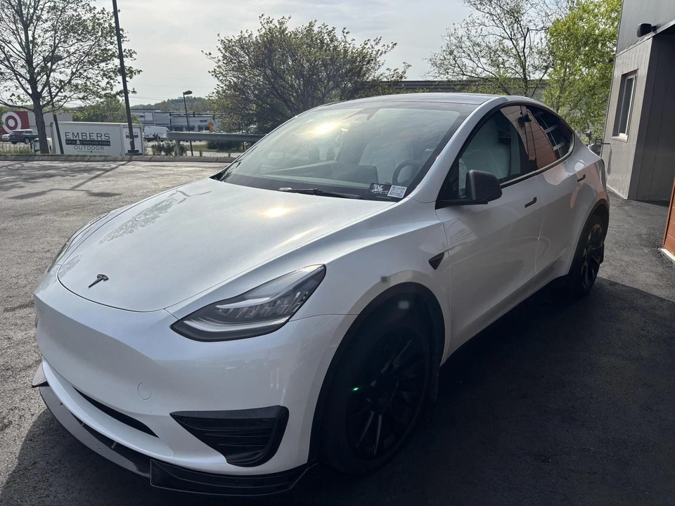 2023 Tesla Model Y - Image 4 of 19