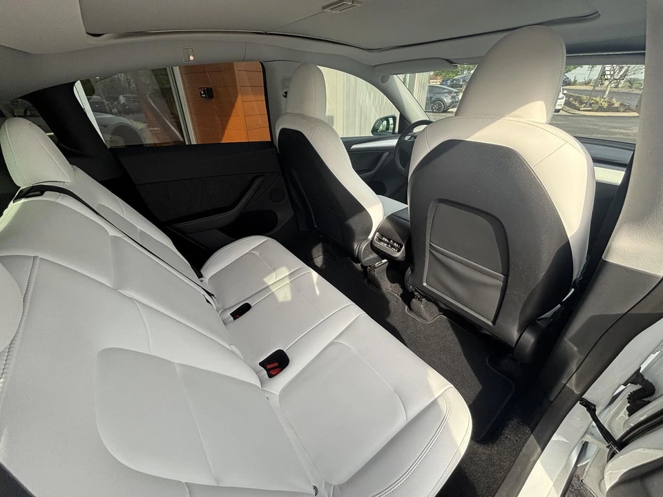 2023 Tesla Model Y - Image 14 of 19