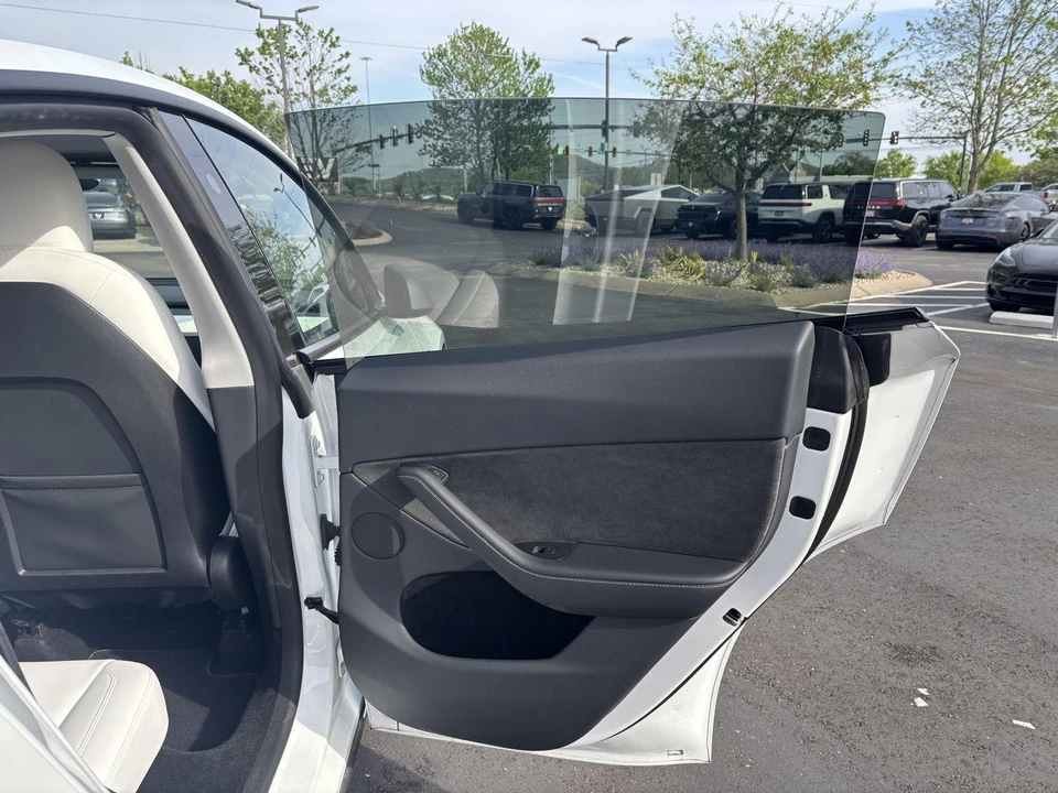 2023 Tesla Model Y - Image 13 of 19