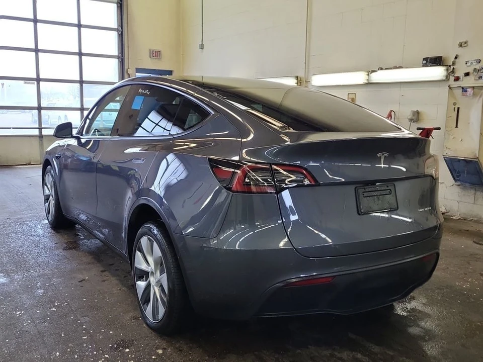 2023 Tesla Model Y - Image 2 of 6