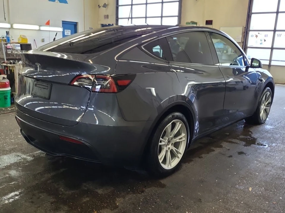 2023 Tesla Model Y - Image 3 of 6