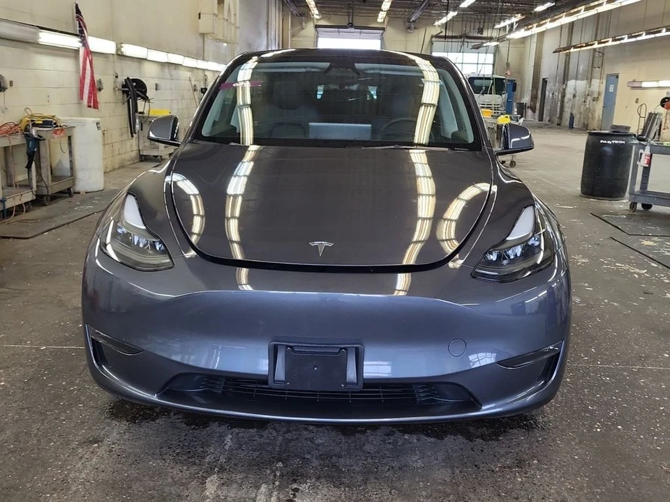 2023 Tesla Model Y - Image 5 of 6