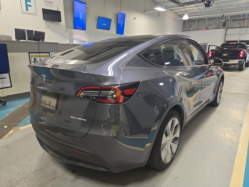 2023 Tesla Model Y - Image 3 of 6