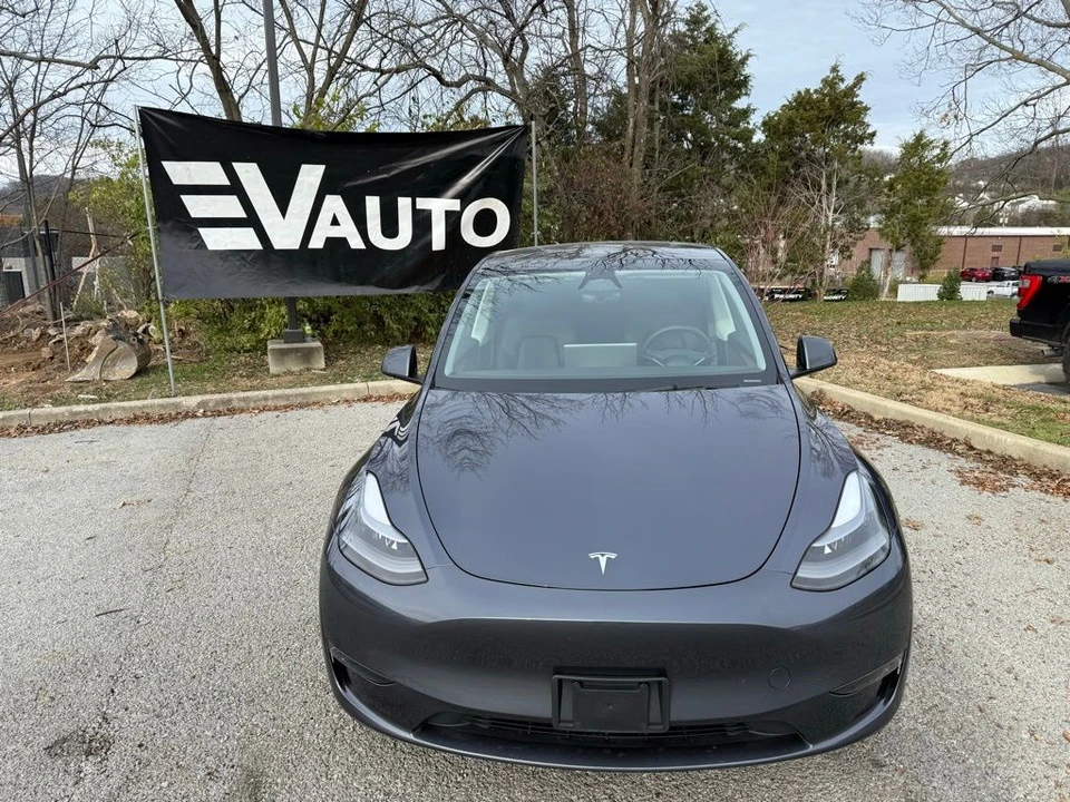 2023 Tesla Model Y - Image 2 of 12