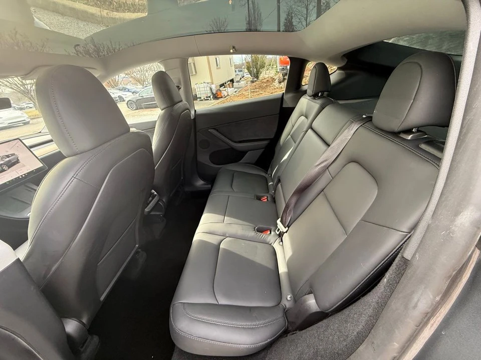 2023 Tesla Model Y - Image 10 of 12