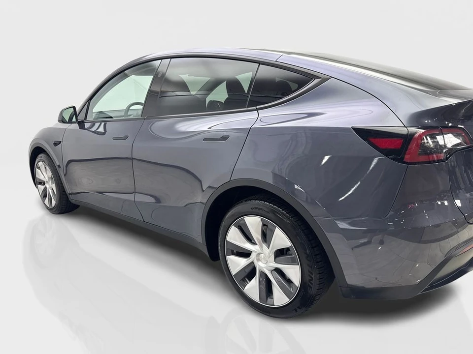 2023 Tesla Model Y - Image 14 of 21