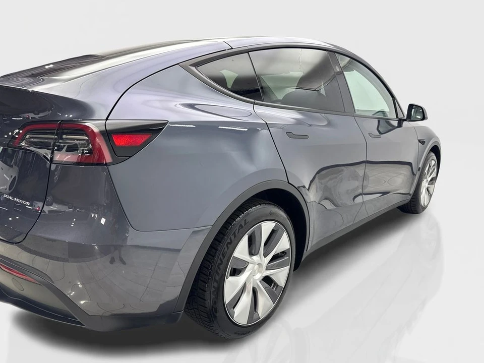 2023 Tesla Model Y - Image 13 of 21