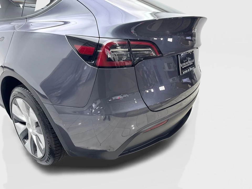 2023 Tesla Model Y - Image 19 of 21