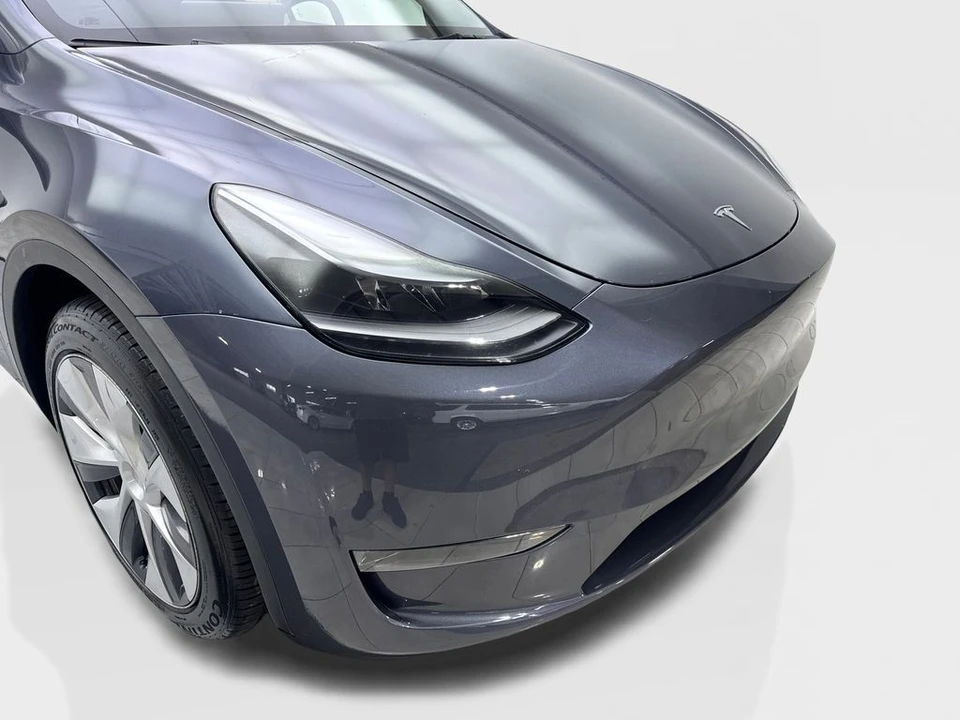 2023 Tesla Model Y - Image 17 of 21