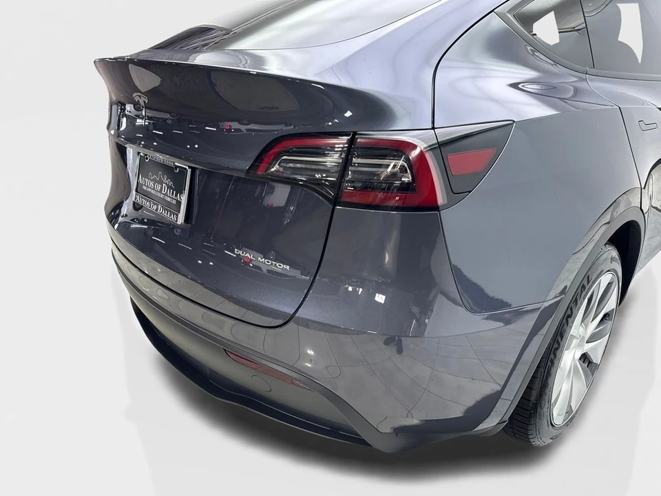 2023 Tesla Model Y - Image 18 of 21