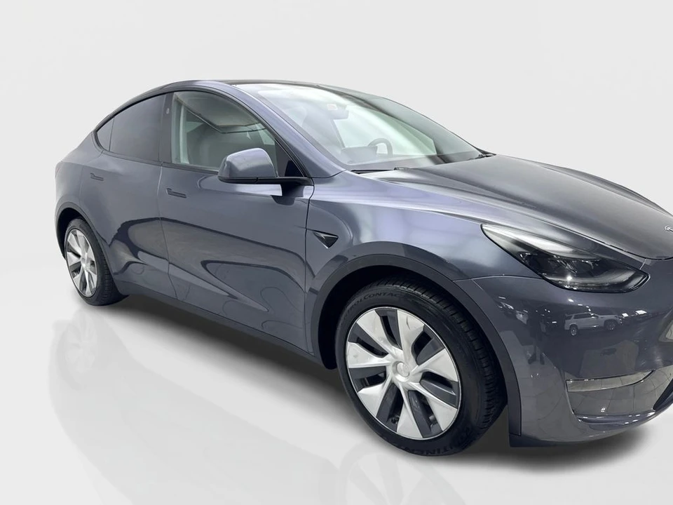 2023 Tesla Model Y - Image 12 of 21