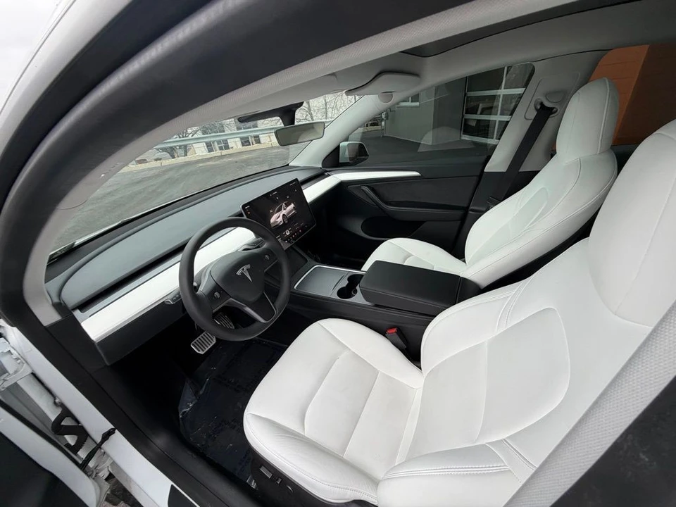 2023 Tesla Model Y - Image 8 of 15