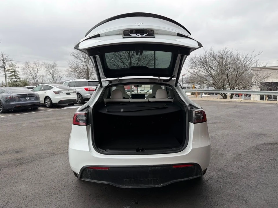 2023 Tesla Model Y - Image 6 of 15