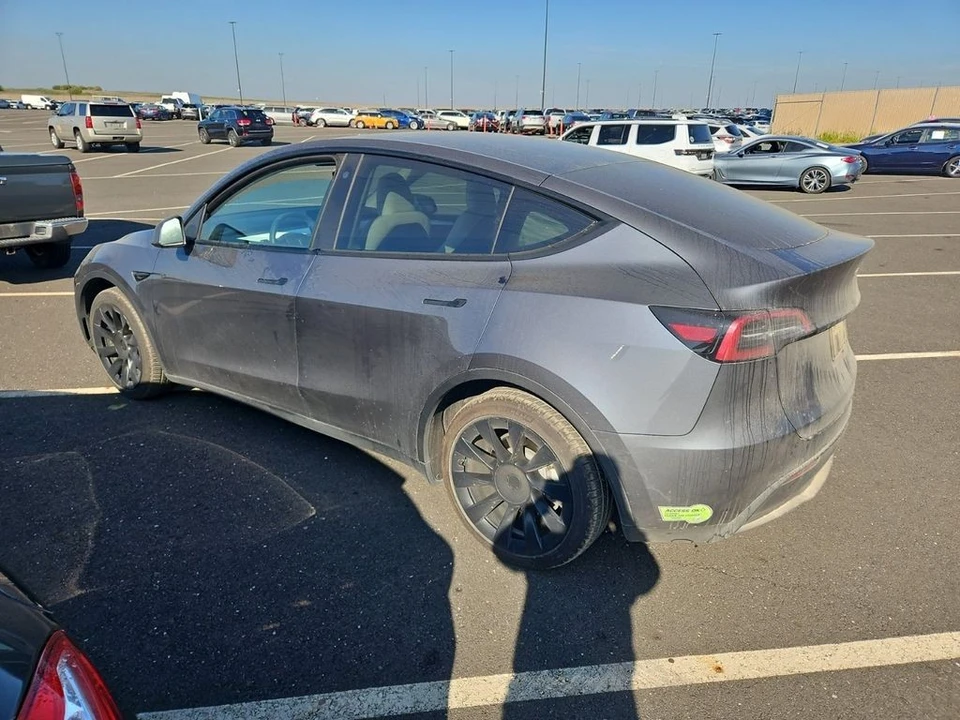 2023 Tesla Model Y - Image 3 of 6