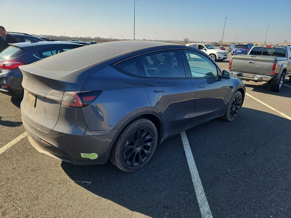 2023 Tesla Model Y - Image 4 of 6