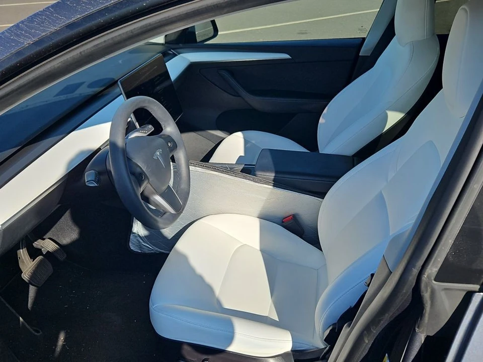 2023 Tesla Model Y - Image 5 of 6