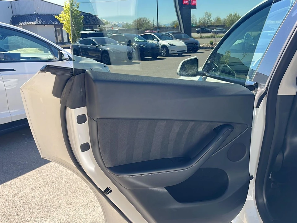 2023 Tesla Model Y - Image 14 of 21