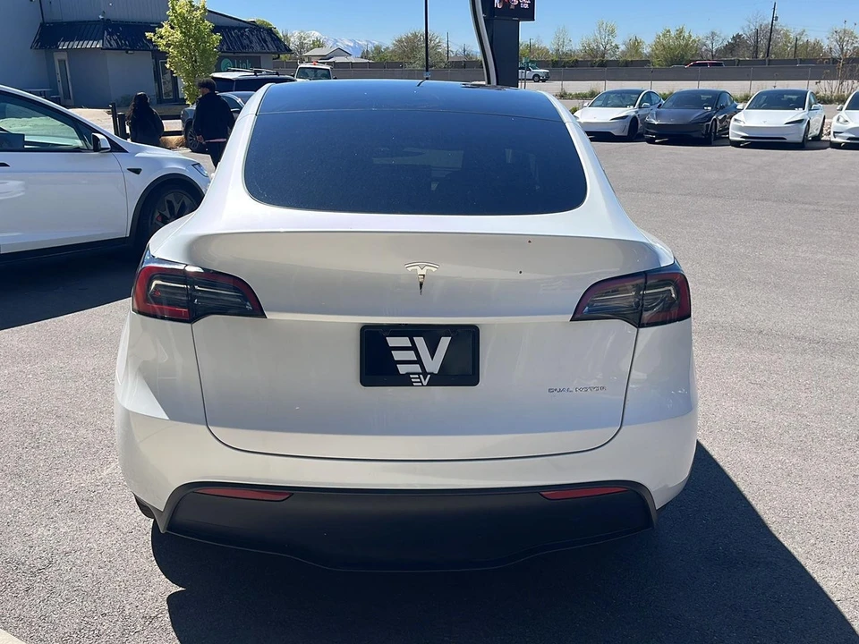 2023 Tesla Model Y - Image 7 of 21