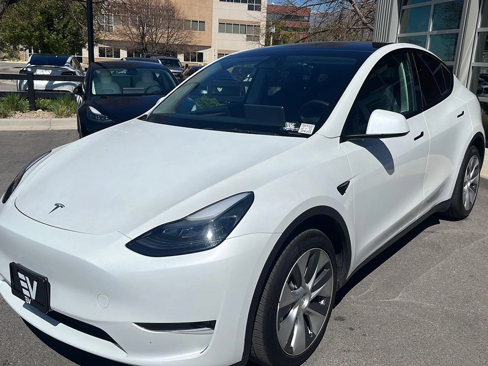 2023 Tesla Model Y - Image 4 of 21