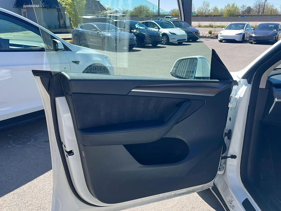 2023 Tesla Model Y - Image 11 of 21