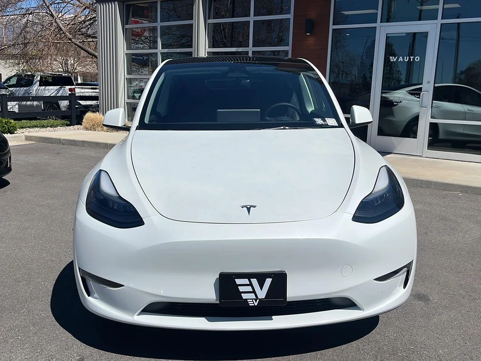 2023 Tesla Model Y - Image 3 of 21