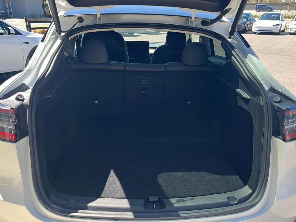 2023 Tesla Model Y - Image 17 of 21