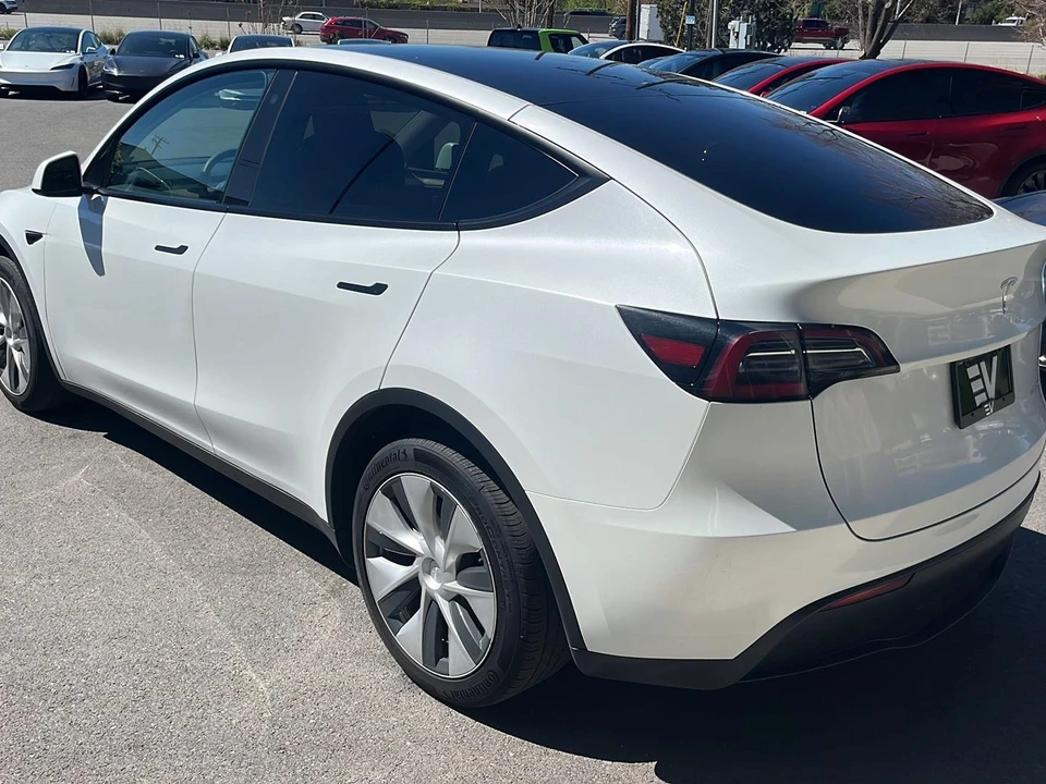 2023 Tesla Model Y - Image 6 of 21