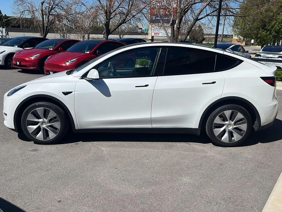 2023 Tesla Model Y - Image 5 of 21