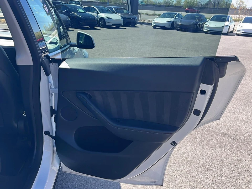 2023 Tesla Model Y - Image 18 of 21