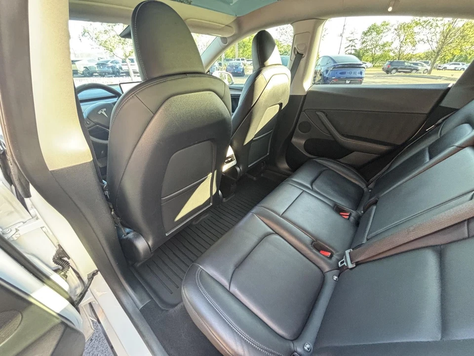 2023 Tesla Model Y - Image 17 of 19