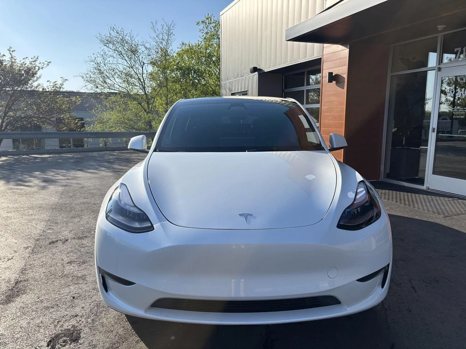 2023 Tesla Model Y - Image 3 of 19