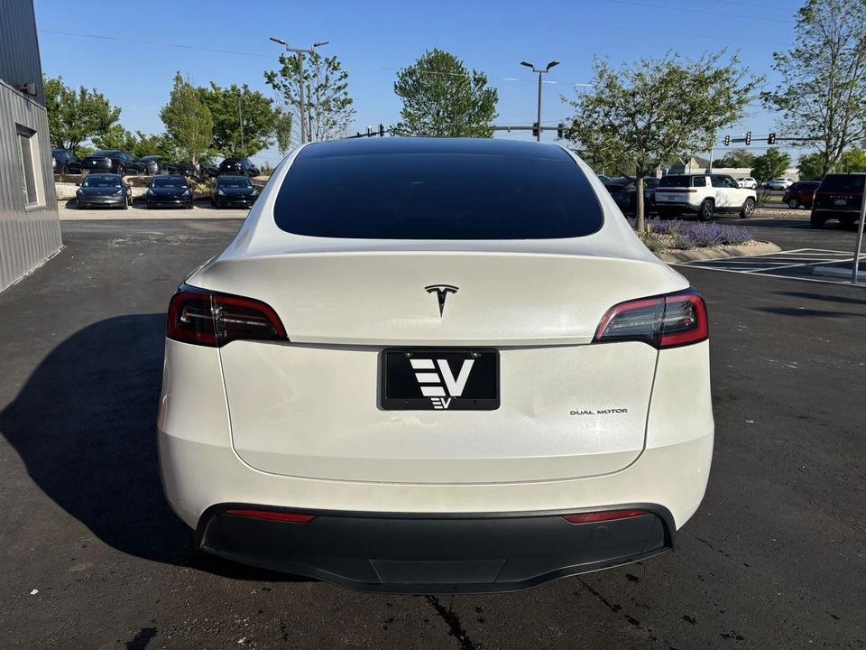 2023 Tesla Model Y - Image 7 of 19