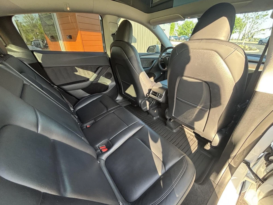 2023 Tesla Model Y - Image 15 of 19