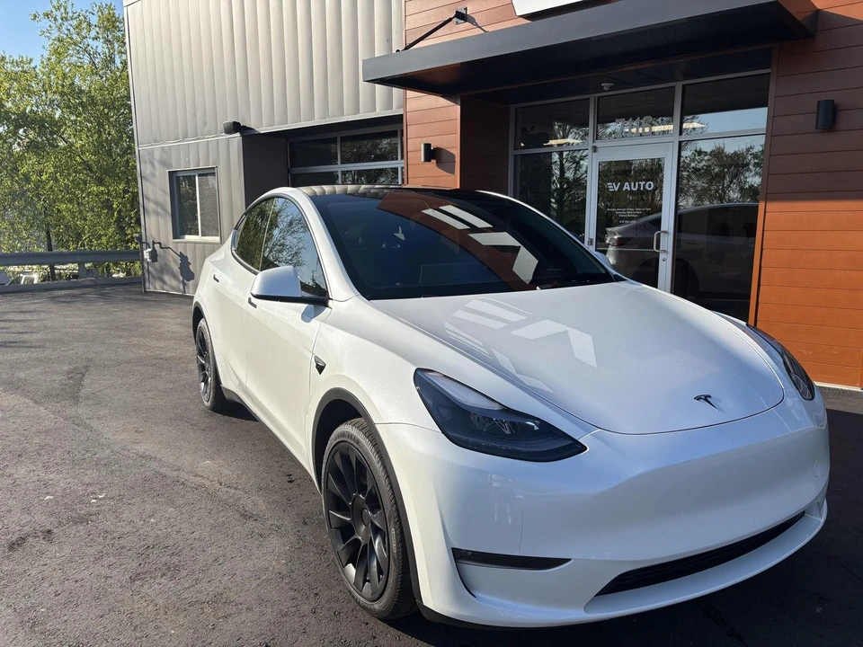 2023 Tesla Model Y - Image 2 of 19