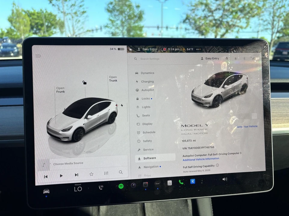 2023 Tesla Model Y - Image 18 of 19