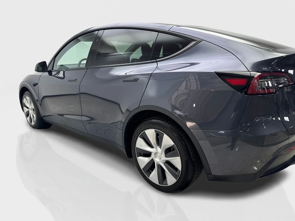 2023 Tesla Model Y - Image 14 of 21