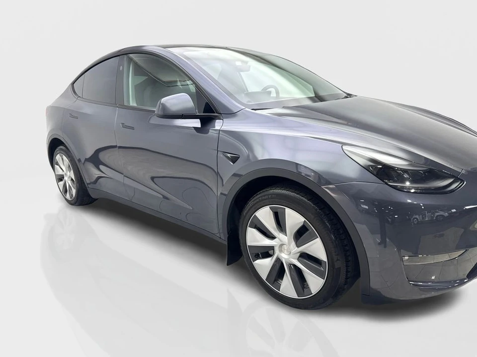 2023 Tesla Model Y - Image 12 of 21