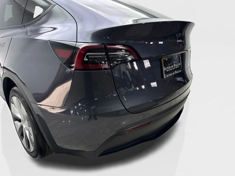 2023 Tesla Model Y - Image 19 of 21