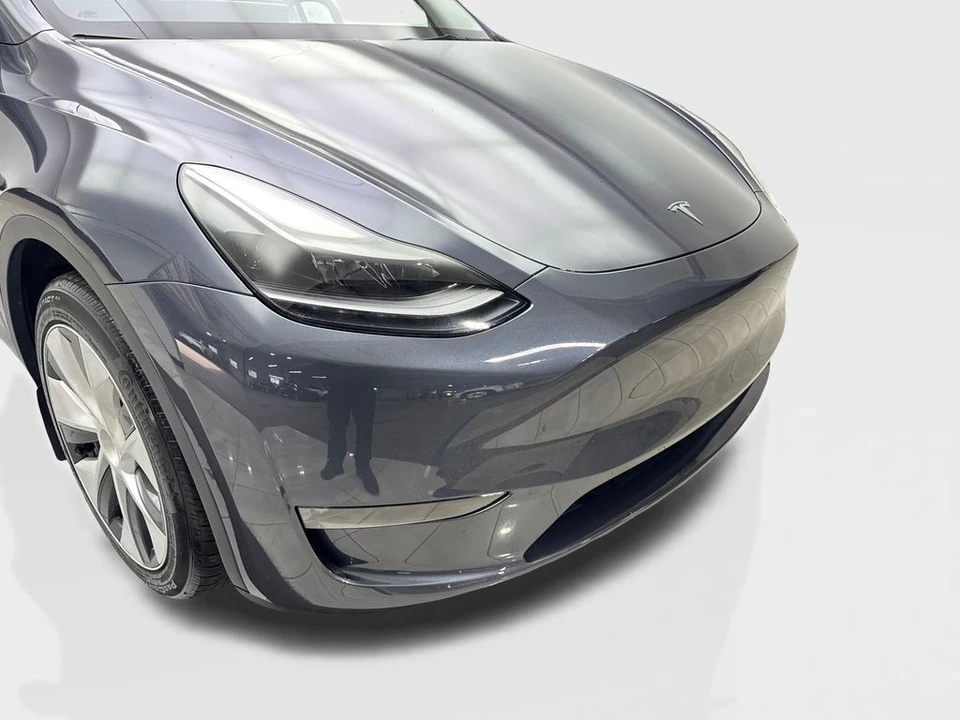 2023 Tesla Model Y - Image 17 of 21