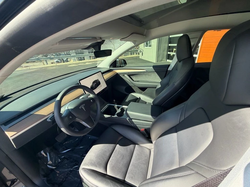 2023 Tesla Model Y - Image 9 of 16