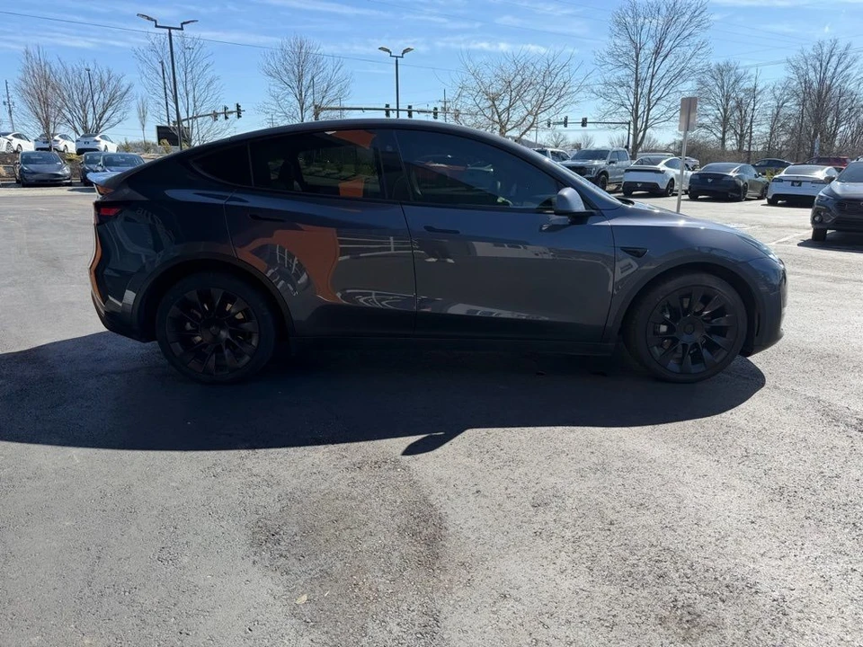 2023 Tesla Model Y - Image 4 of 16