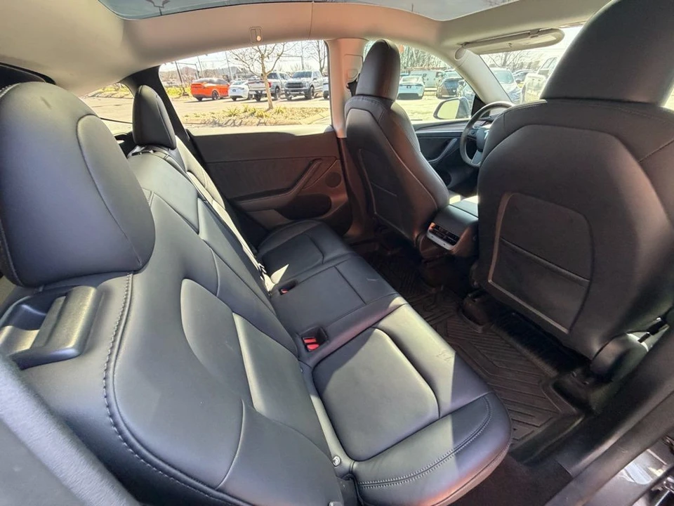 2023 Tesla Model Y - Image 15 of 16