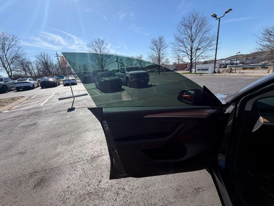 2023 Tesla Model Y - Image 7 of 16